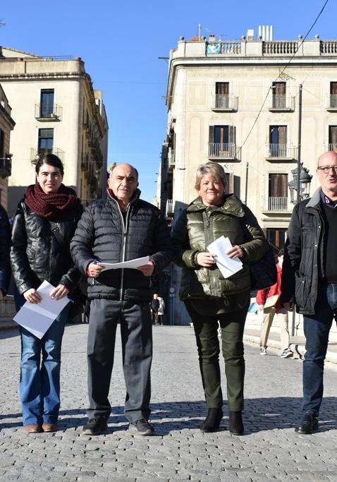 Un jurat ha avaluat avui la mostra d’aparadors gastronòmics de Girona